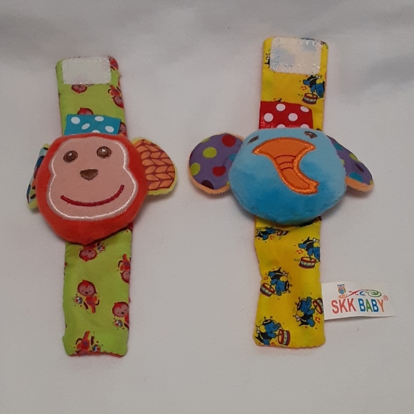 💥5/$25 Socks And Wrist Rattles For Infants Babys - Picture 2 of 3